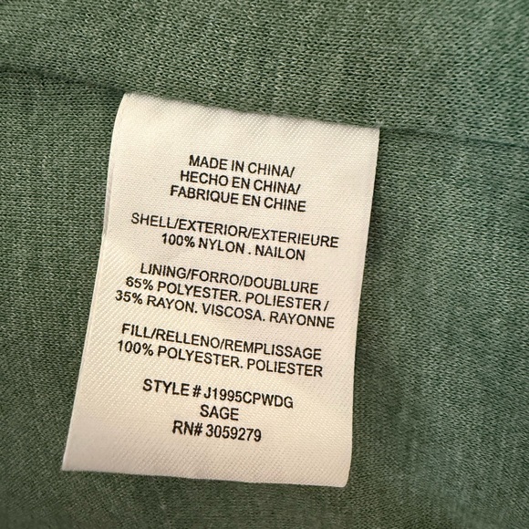 THREAD And SUPPLY Sage Green Quilted Puffer Vest Large Gorpcore Cozy Layering - Picture 4 of 6